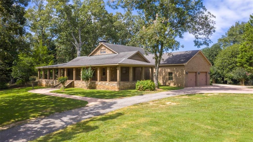 1061 Evans Dr., Riverdale, GA 30296