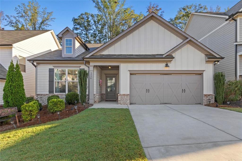 5536 Shallow Branch Dr., Flowery Branch, GA 30542