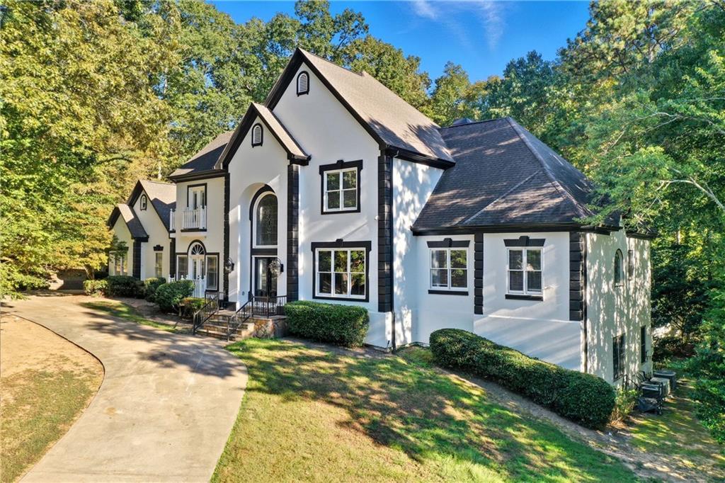 4670 Hamden Forest Dr., Atlanta, GA 30331