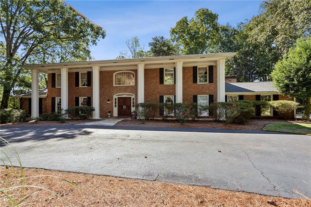 290 Glen Lake Dr., Atlanta, GA 30327