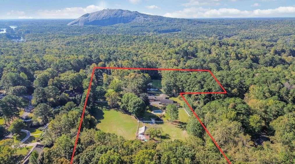 5888 Old Stone Mountain Rd., Stone Mountain, GA 30087