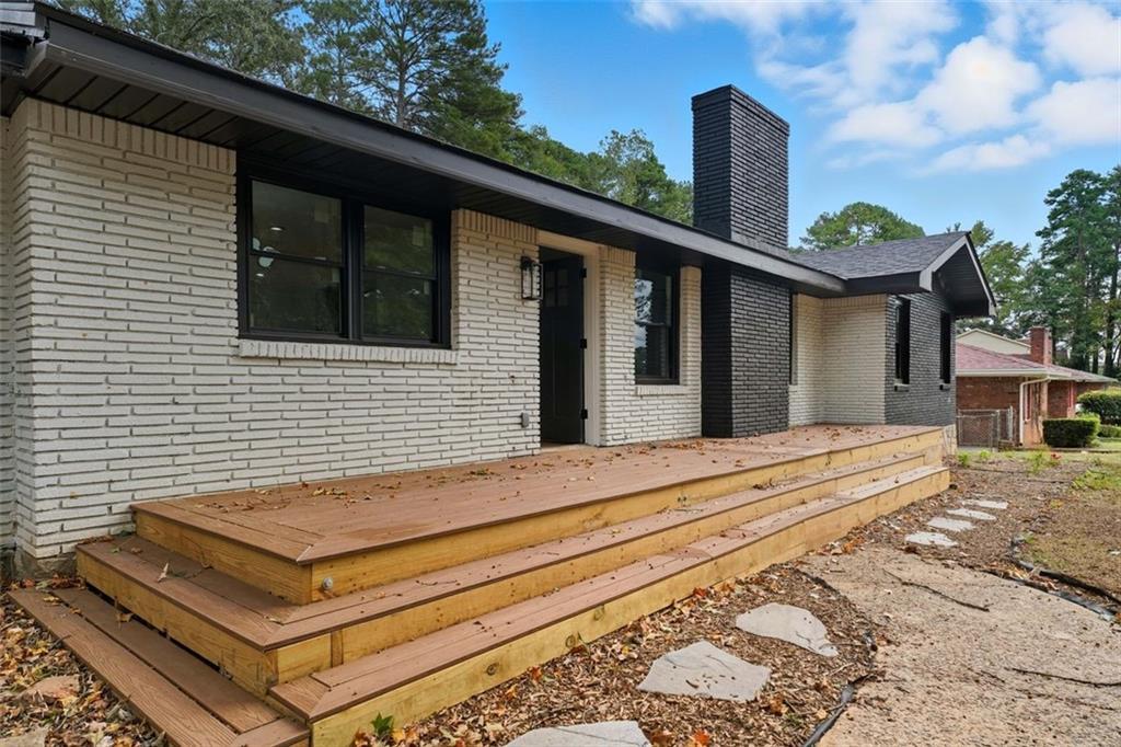 1971 Honeysuckle Ln., Atlanta, GA 30311