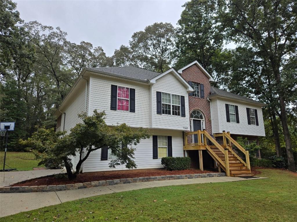 7343 Peacebrook Dr., Flowery Branch, GA 30542