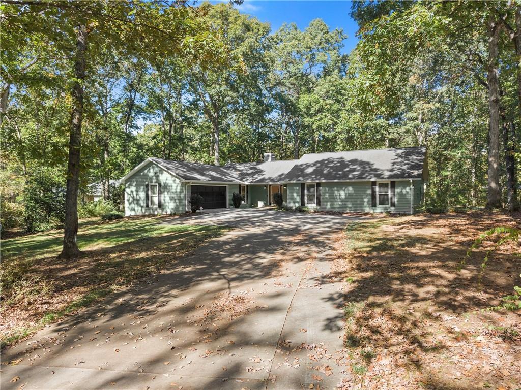 2856 Woodbriar Dr., Gainesville, GA 30506