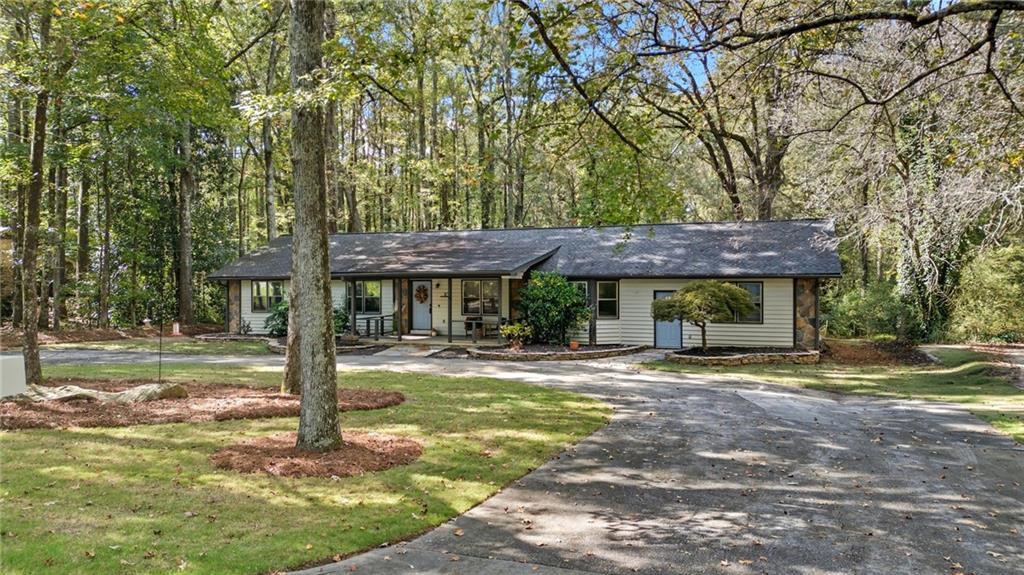 707 Sherwood Dr., Lawrenceville, GA 30046