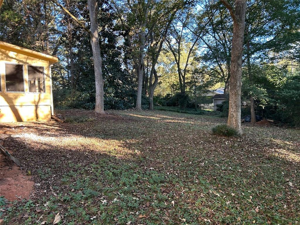 1530 Oleander Ln., Lilburn, GA 30047
