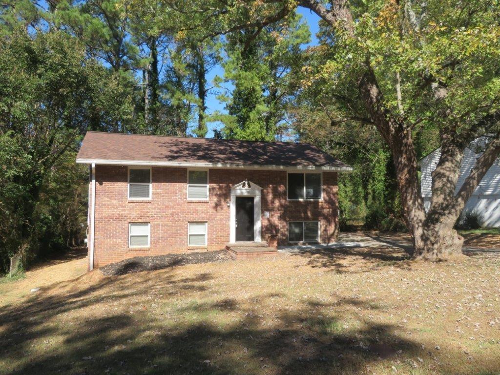 1429 Pineglen Dr., Riverdale, GA 30296