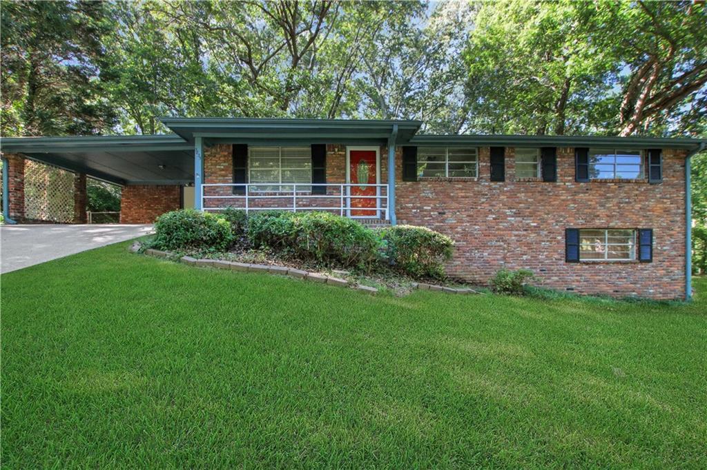 5835 S Bear Dr., Douglasville, GA 30135