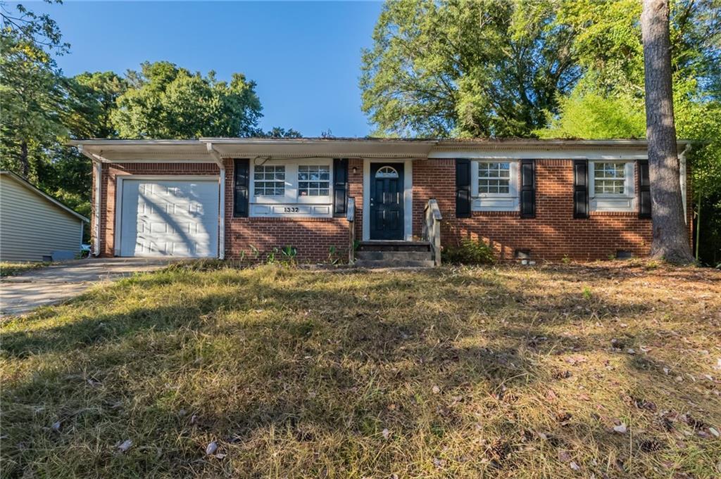 1337 Pineglen Dr., Riverdale, GA 30296