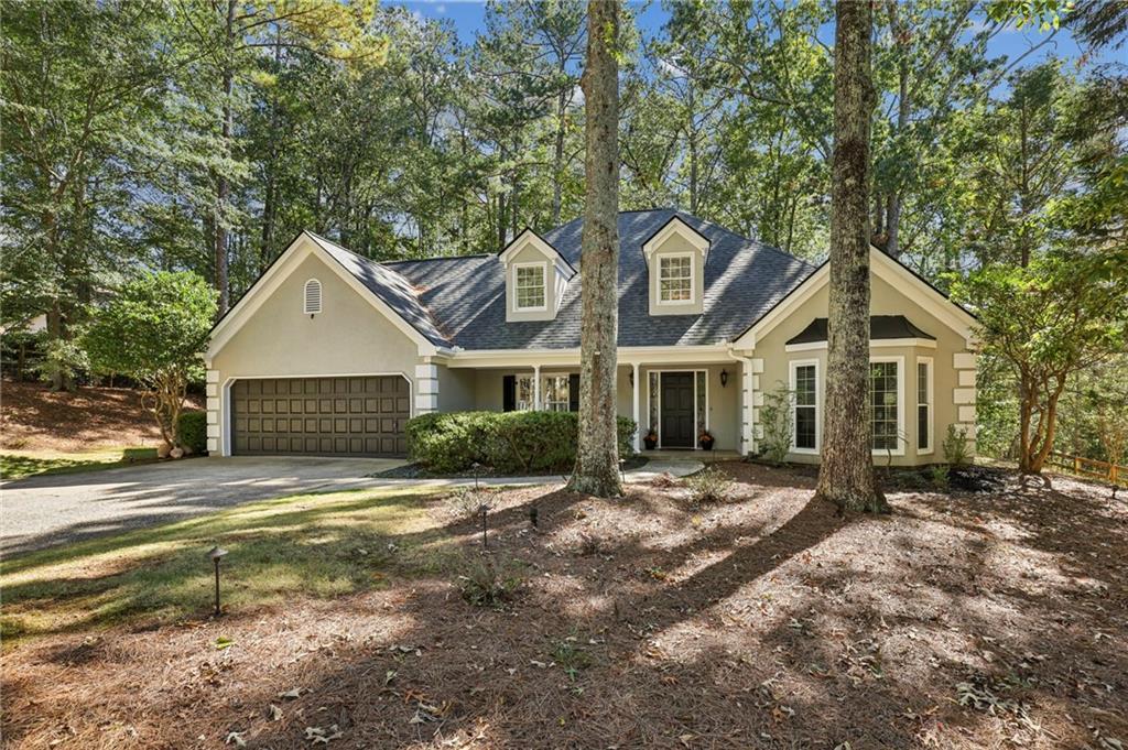 2710 Lakewind Ct., Alpharetta, GA 30005