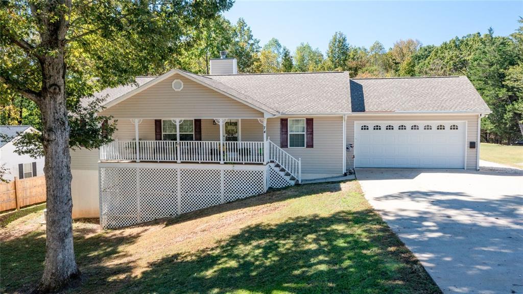 74 East Gate Dr., Dawsonville, GA 30534