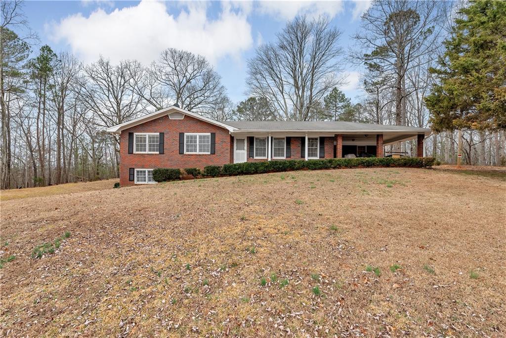 5972 Mcever Rd., Flowery Branch, GA 30542