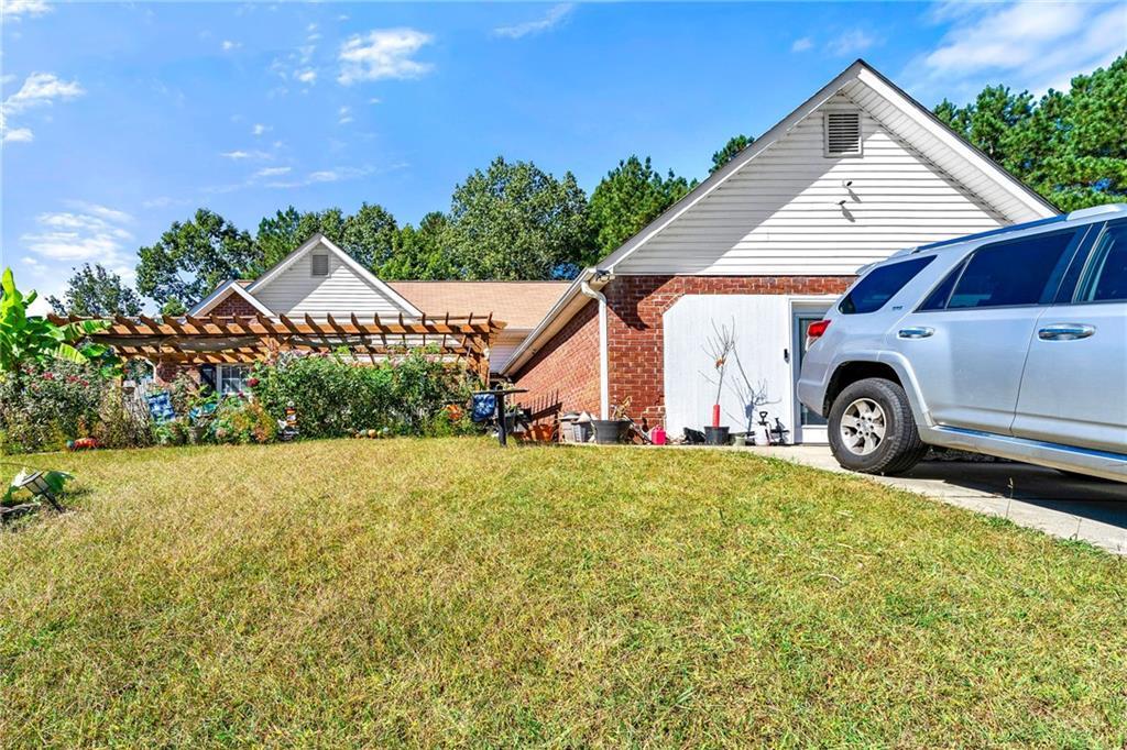 11045 Knotty Pine Pl., Hampton, GA 30228