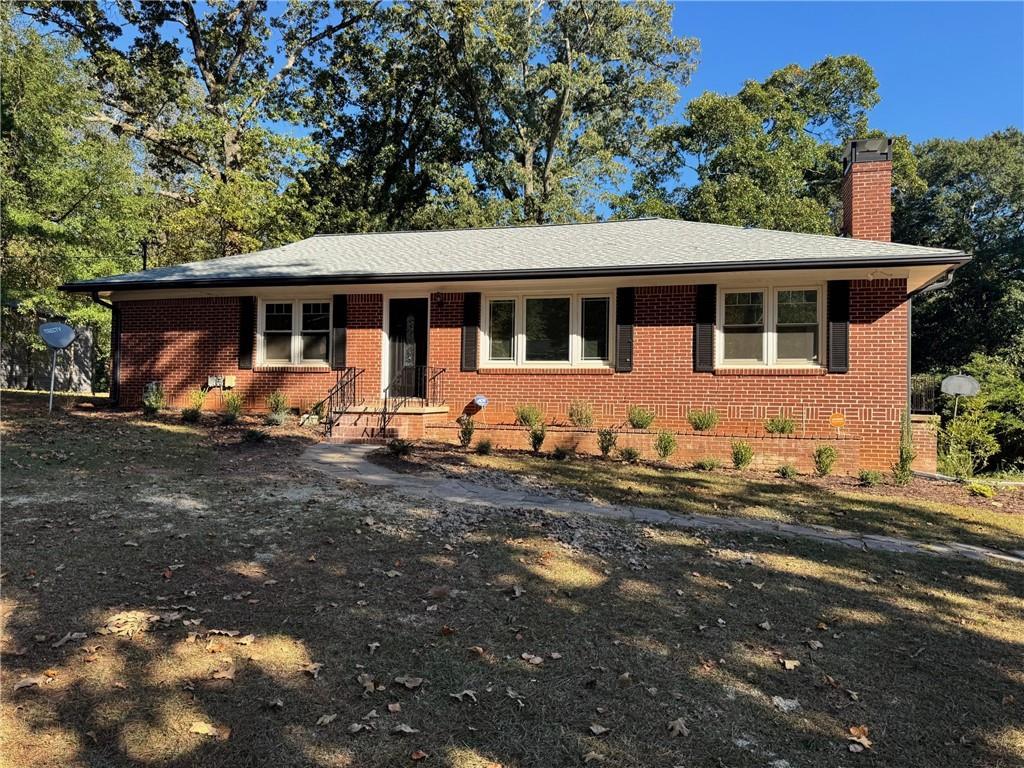 835 Lynn Cir., Atlanta, GA 30311