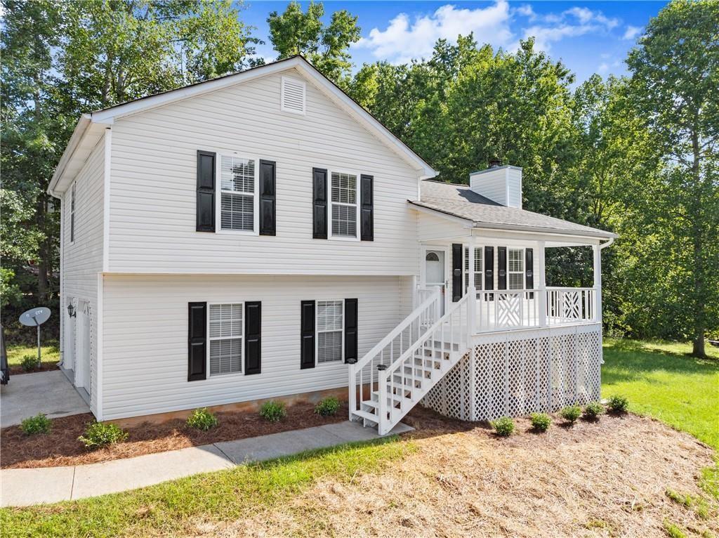 3966 Rock Haven Dr., Flowery Branch, GA 30542