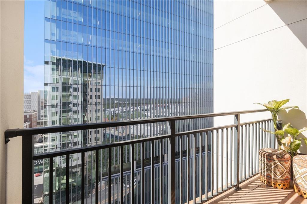 565 Peachtree St. #1404, Atlanta, GA 30308