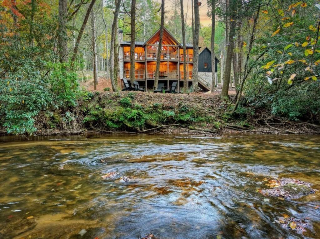 340 Hemlock Tr., Blue Ridge, GA 30513
