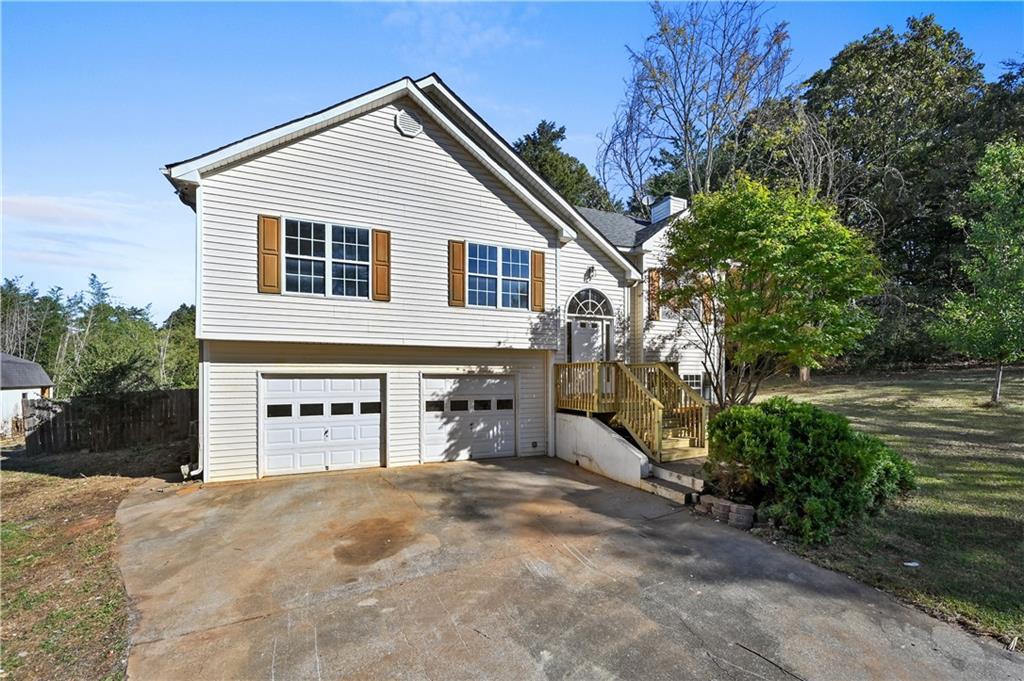 14 Station Ct., Adairsville, GA 30103