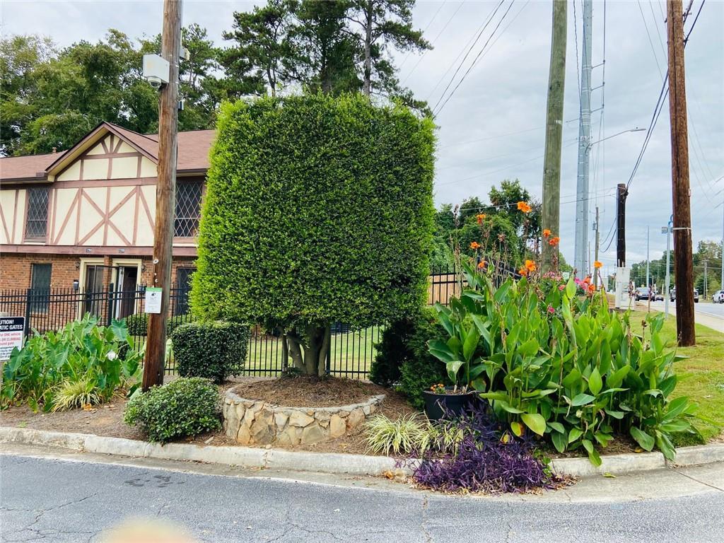 3293 Abbeywood Dr., Decatur, GA 30034