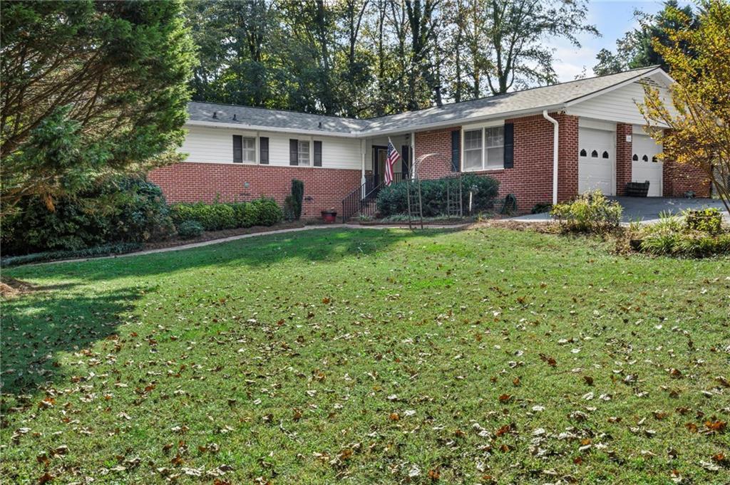 100 Knollwood Ln., Cumming, GA 30040
