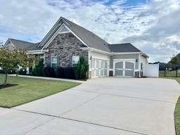 2216 Blackberry Ct., Monroe, GA 30656