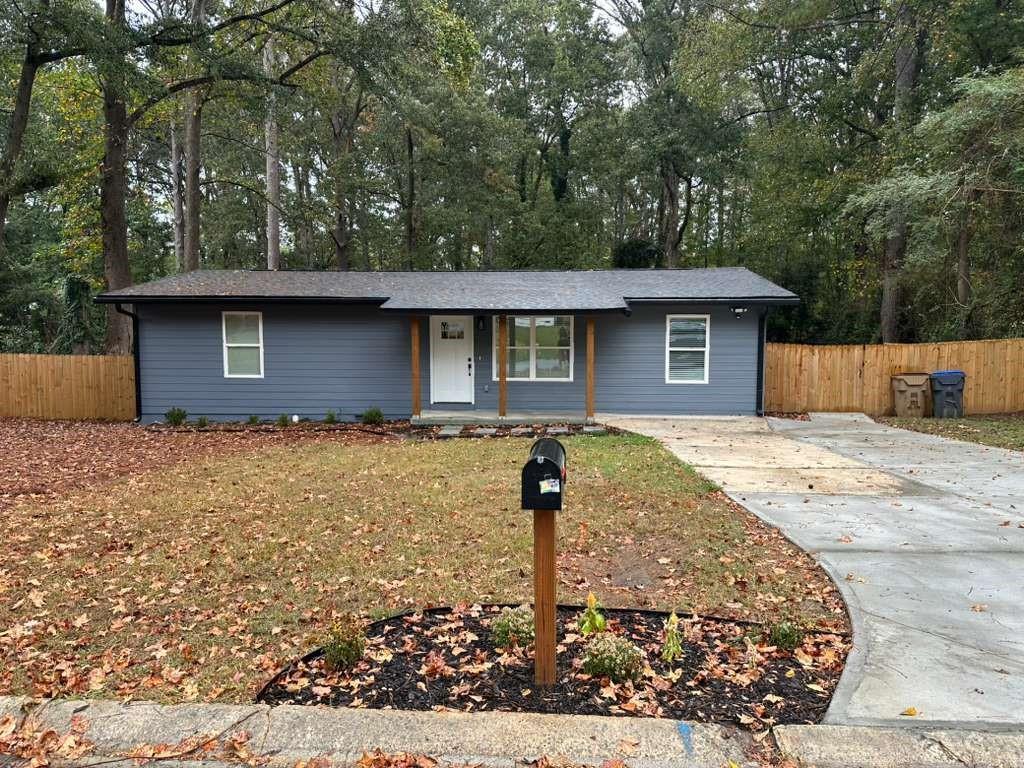 6376 Hollywood Dr., Forest Park, GA 30297