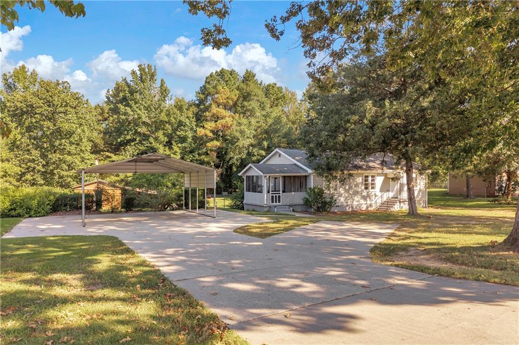 10859 Panhandle Rd., Hampton, GA 30228