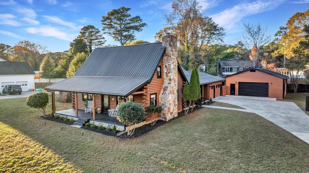 923 Pine Cir., Woodstock, GA 30189