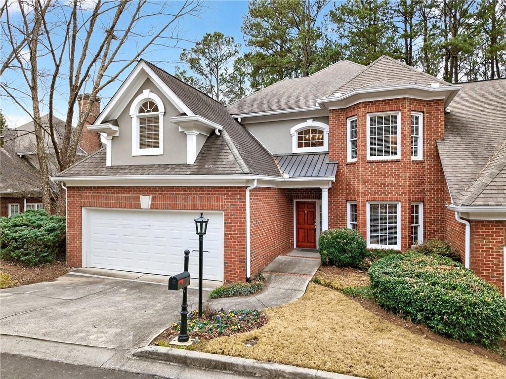 201 Crossing Valley Ln., Atlanta, GA 30339