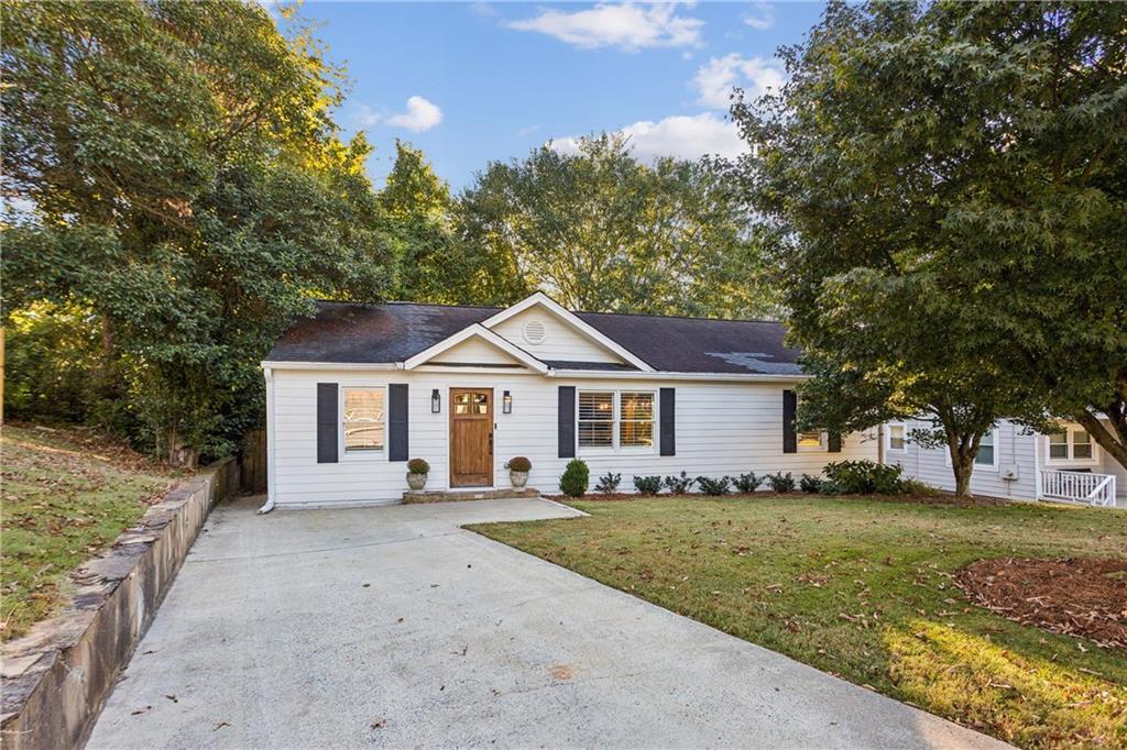 1905 Woodland Hills Ave., Atlanta, GA 30318