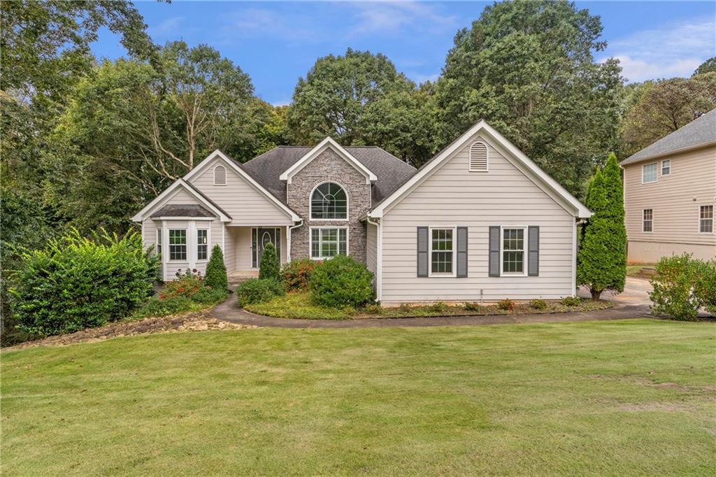 1330 Smoke Hill Dr., Hoschton, GA 30548