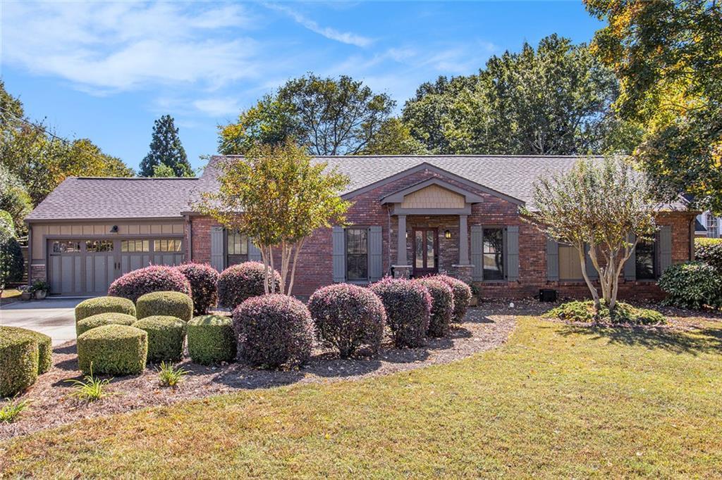 335 Stonebridge Tr., Roswell, GA 30075