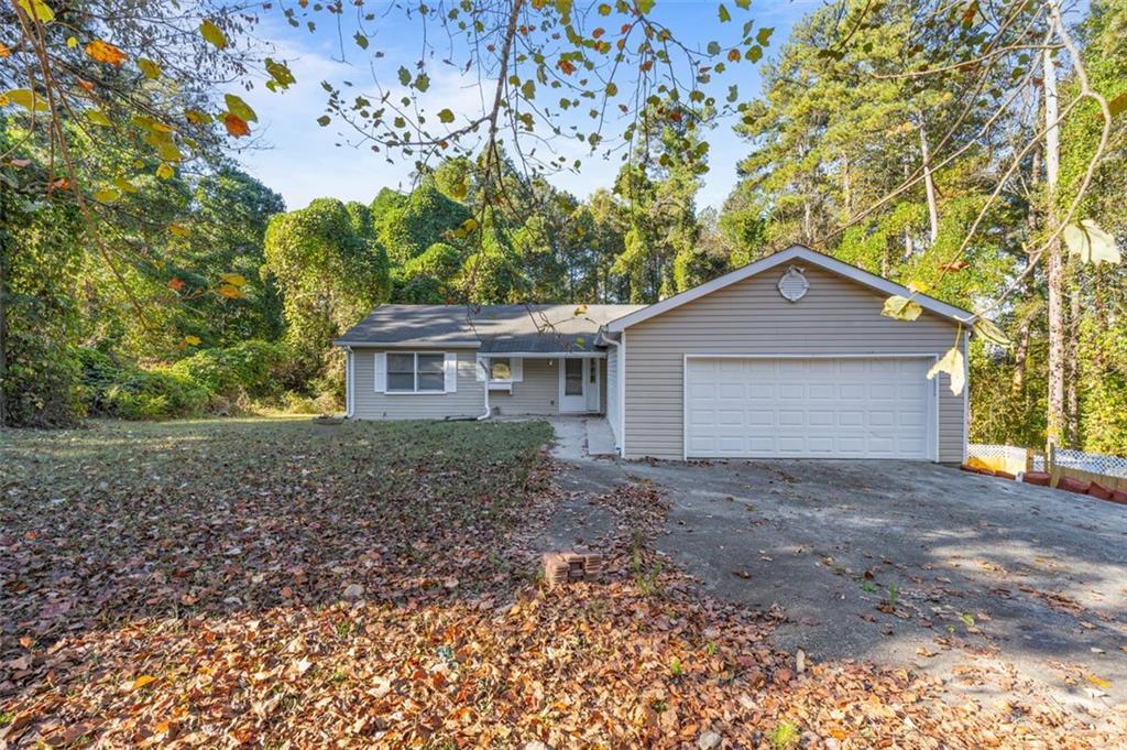 667 Alcovy Forest Dr., Lawrenceville, GA 30045
