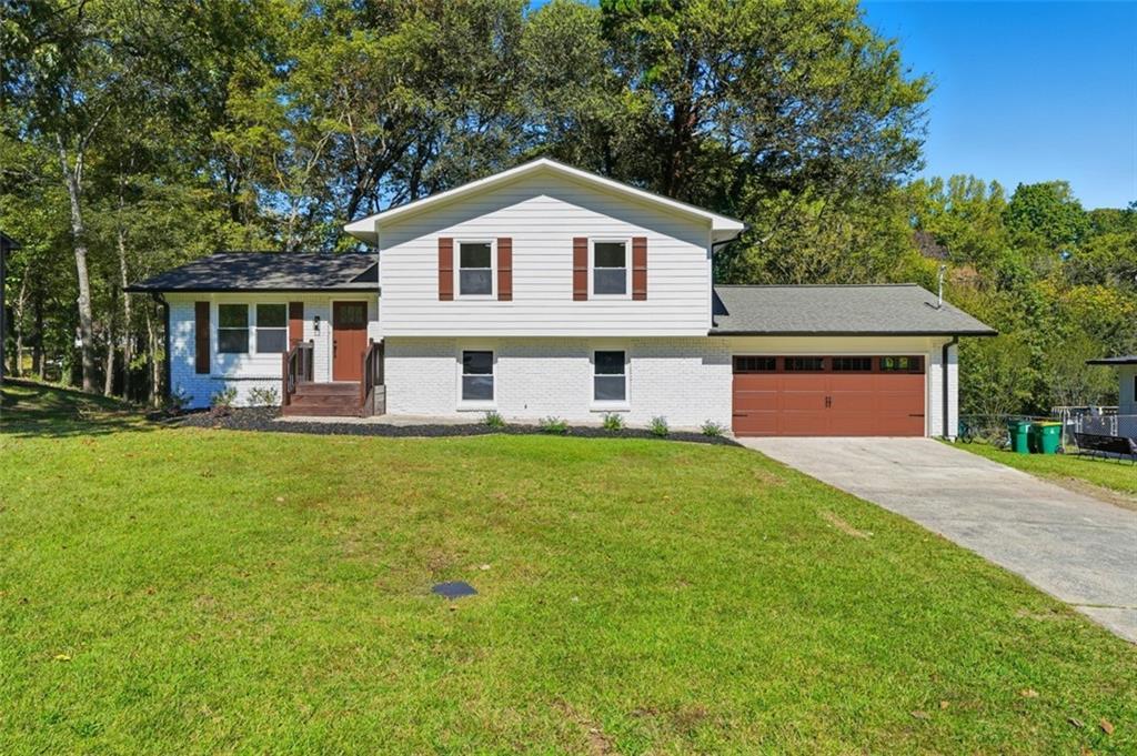203 Woodglen Dr., Woodstock, GA 30188