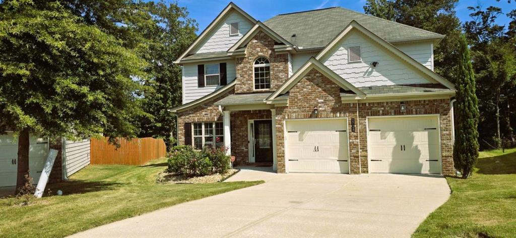 2728 Lower Village Dr., Ellenwood, GA 30294