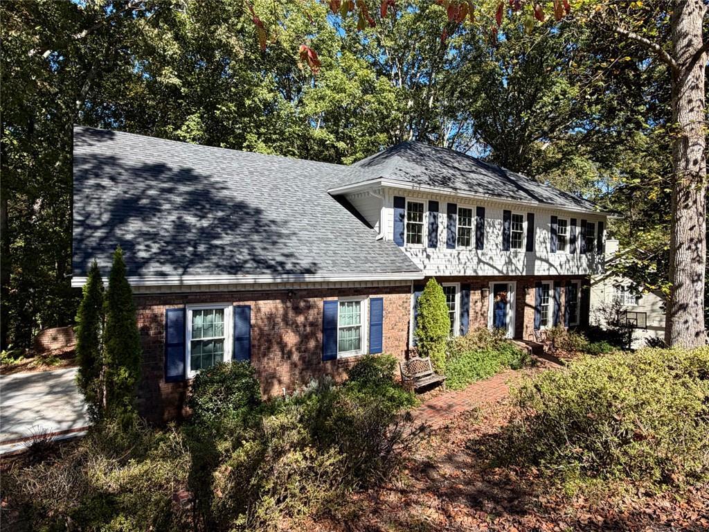 1820 Branch Valley Dr., Roswell, GA 30076