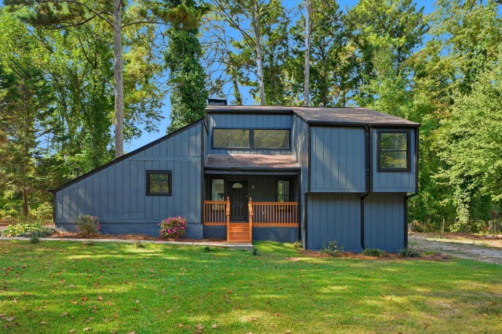 210 Rosewood Dr., Fayetteville, GA 30214