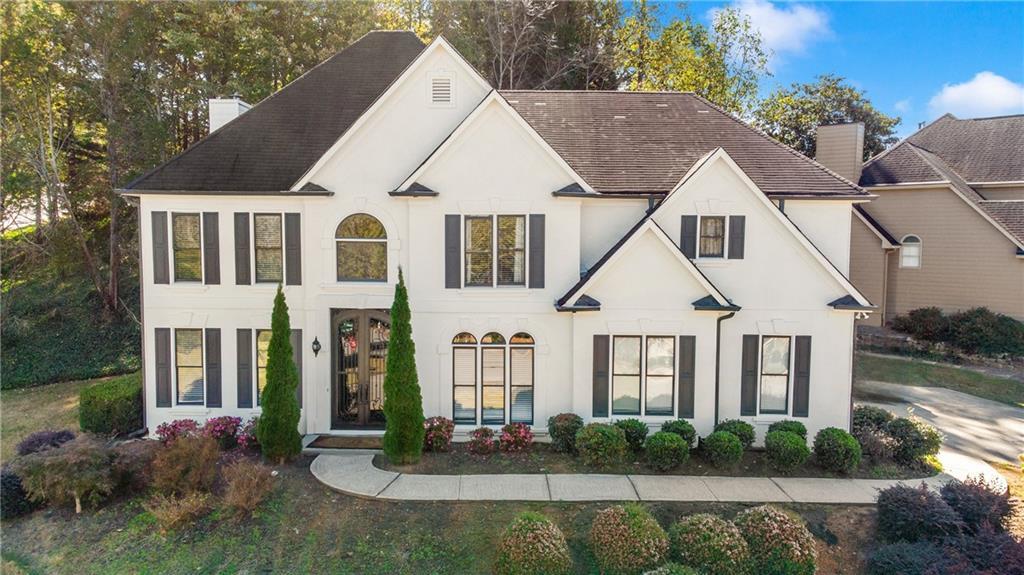 5455 Woodrun Ln., Alpharetta, GA 30005