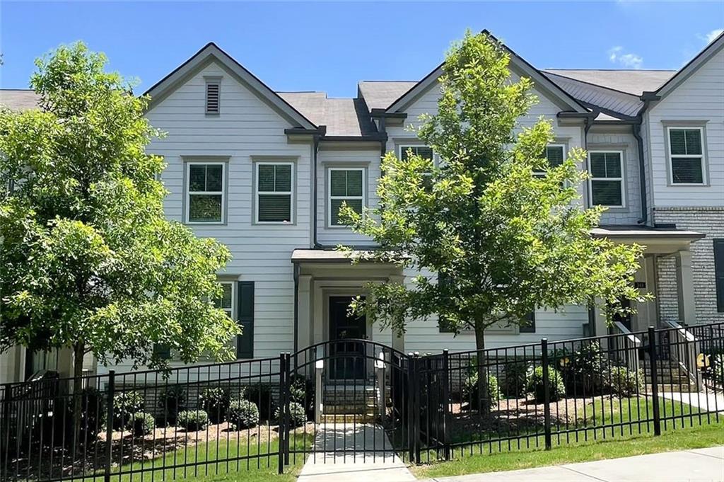 353 Vista Ln., Woodstock, GA 30189