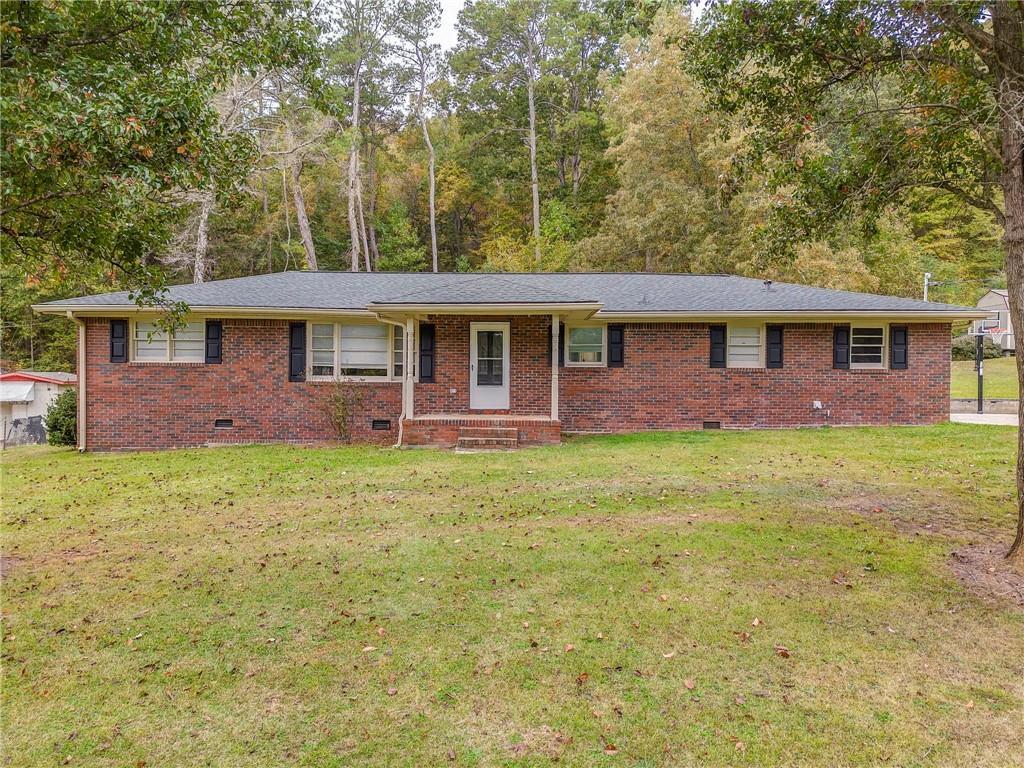 413 Blackberry Ln., Lindale, GA 30147