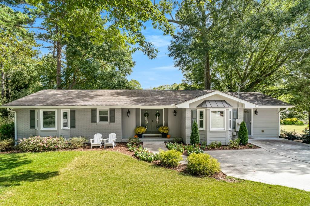 6825 Sunny Brook Ln., Atlanta, GA 30328