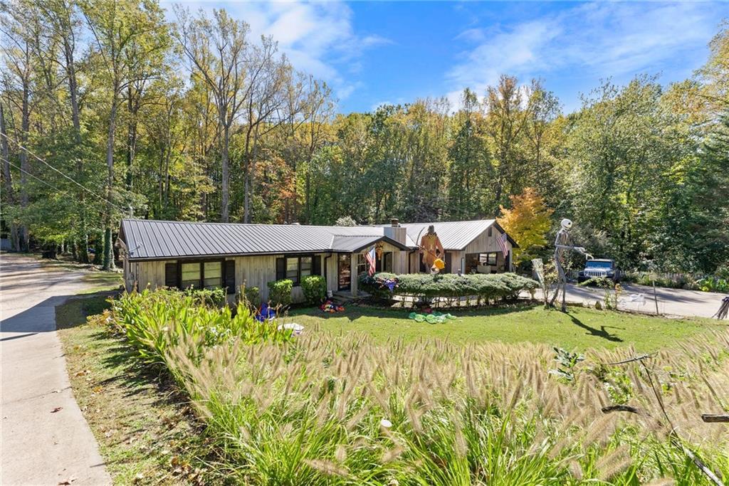 221 Shallowford Dr., Gainesville, GA 30504