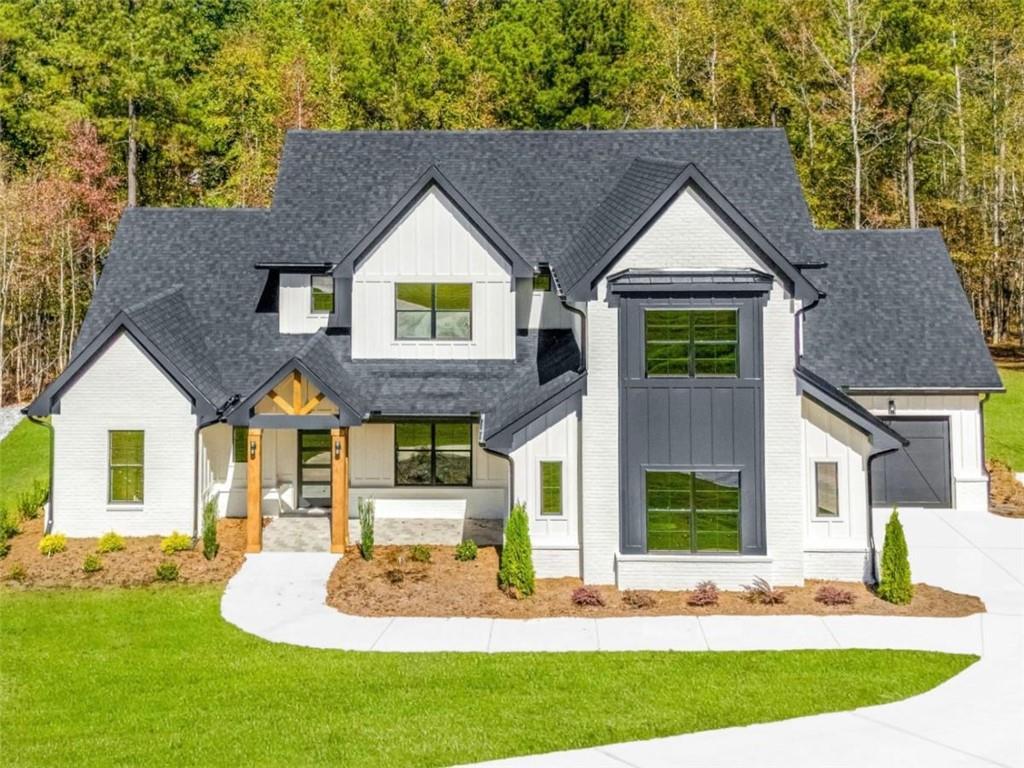 121 Forest Berry Ct., Newnan, GA 30265