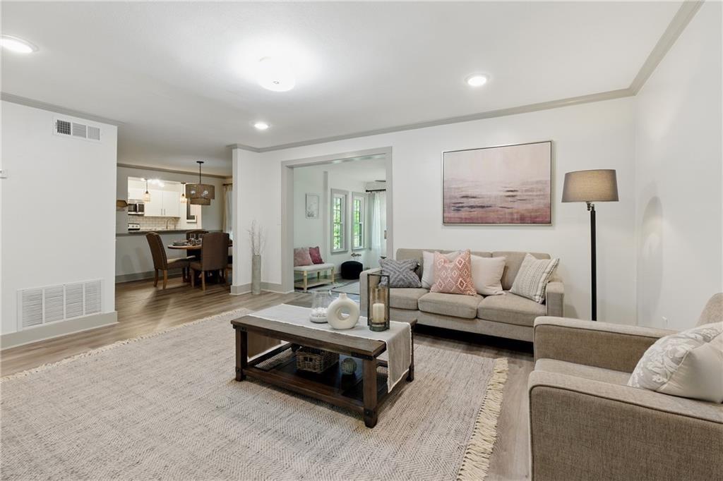 178 Barone Pl., Atlanta, GA 30327