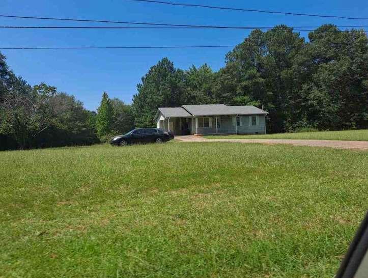 180 Iris Lake Rd., Mcdonough, GA 30252