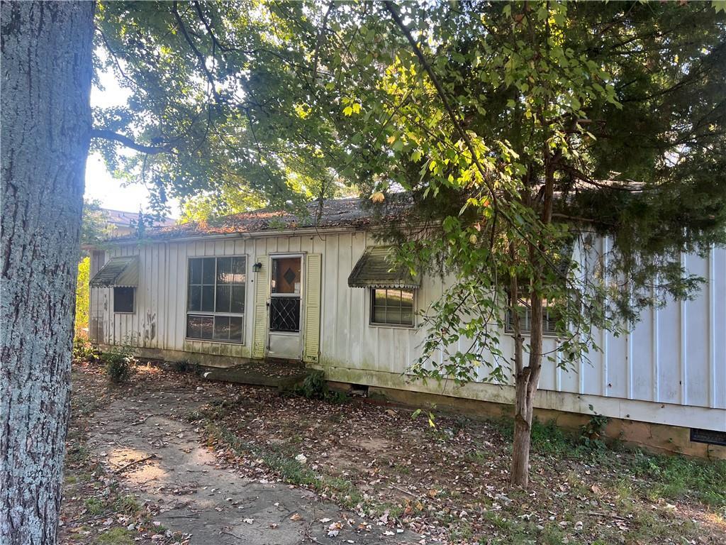 779 Conley Rd., Forest Park, GA 30297