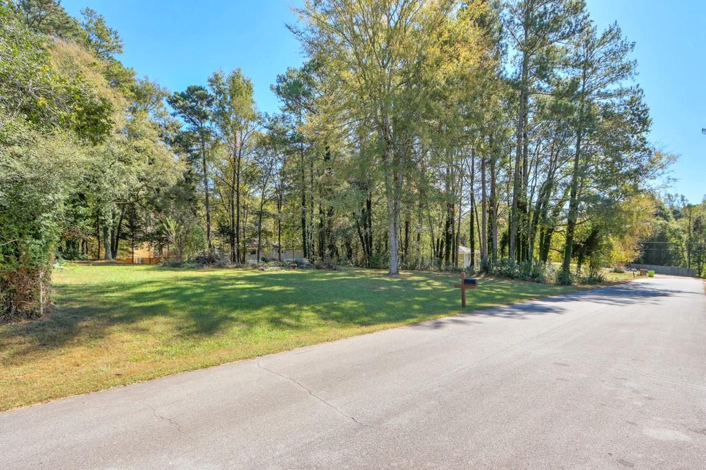 109 Greenwood Dr, Stockbridge, GA 30281