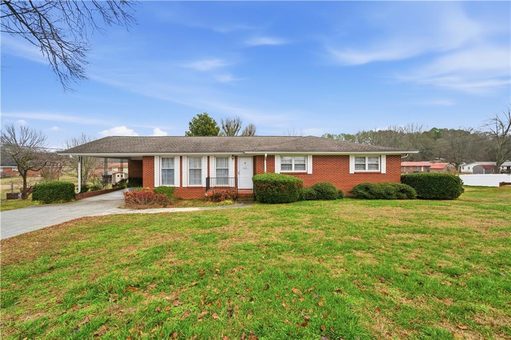 111 Mckenzie St., Adairsville, GA 30103