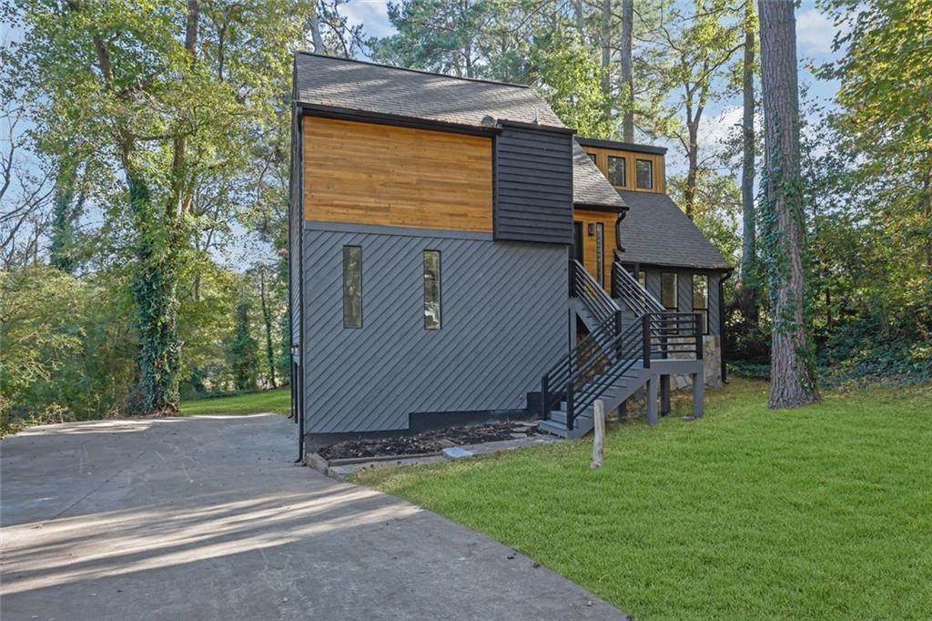 367 Lake Forest Dr., Acworth, GA 30102