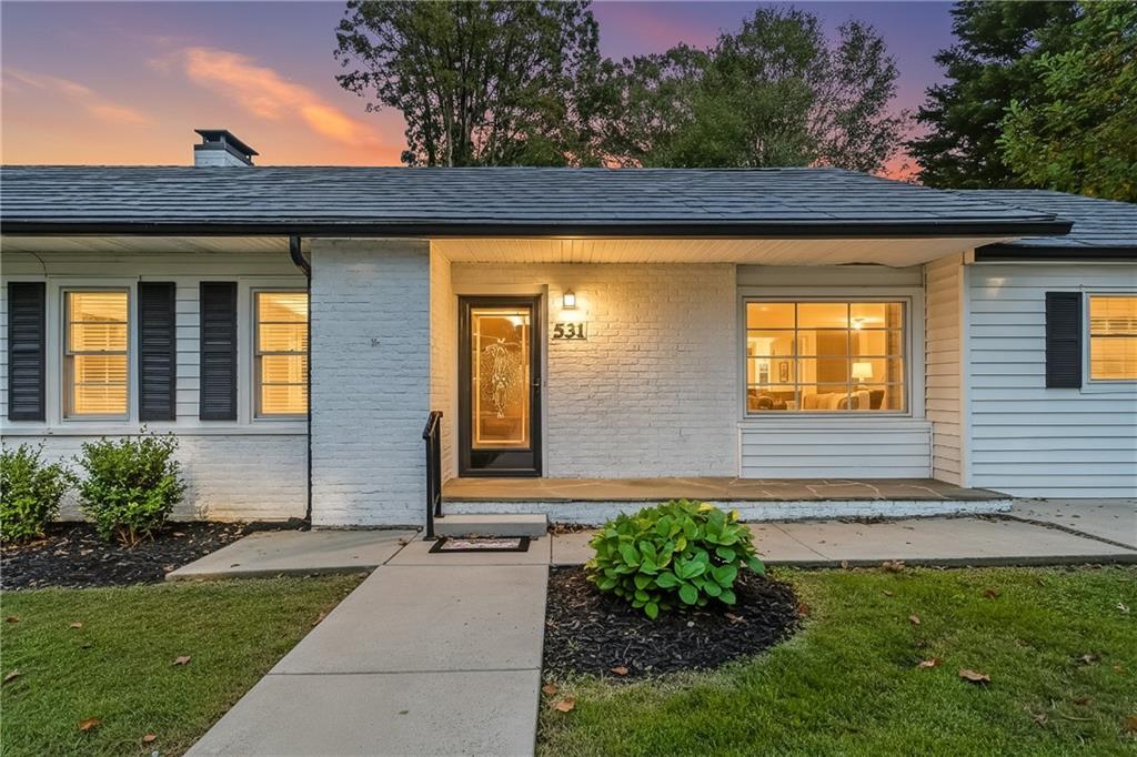 531 Crestview Ter., Gainesville, GA 30501